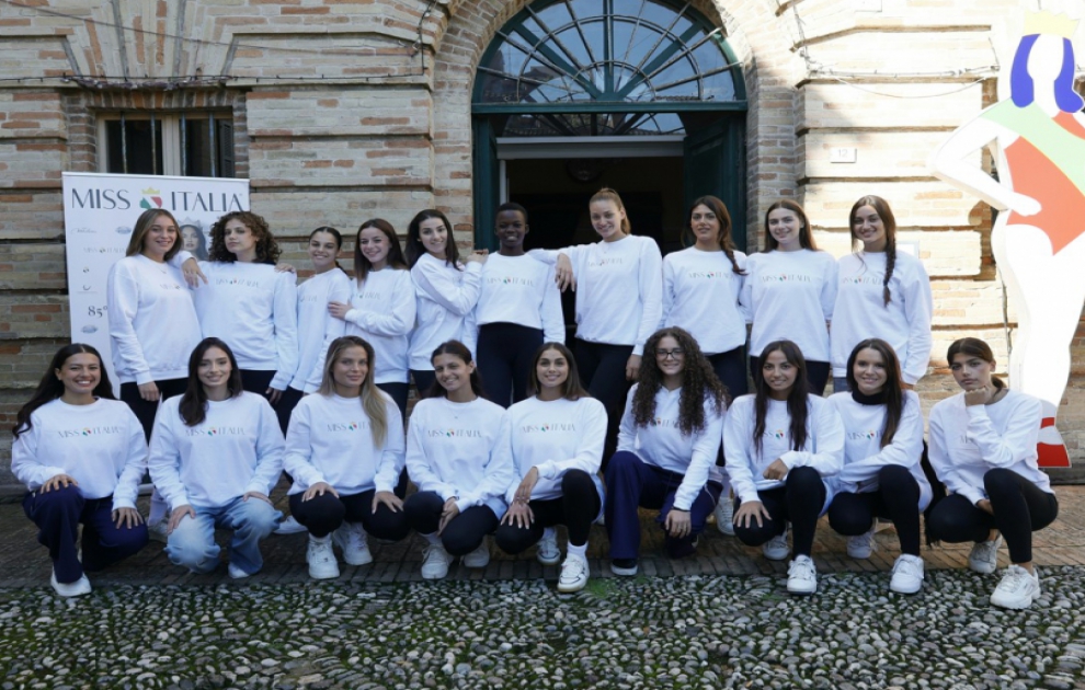 LE FINALISTE DI MISS ITALIA 2024 FANNO GLI AUGURI A SOPHIA LOREN