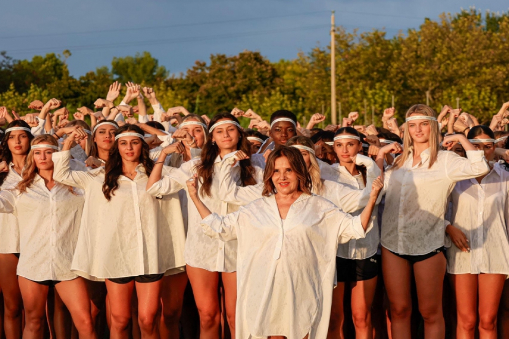 MISS ITALIA 2024: LA CAMICIA BIANCA COME SIMBOLO DI EMPOWERMENT FEMMINILE